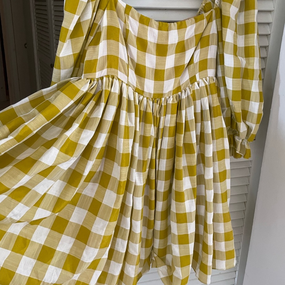 Gingham Dress. Great for spring. Size Medium